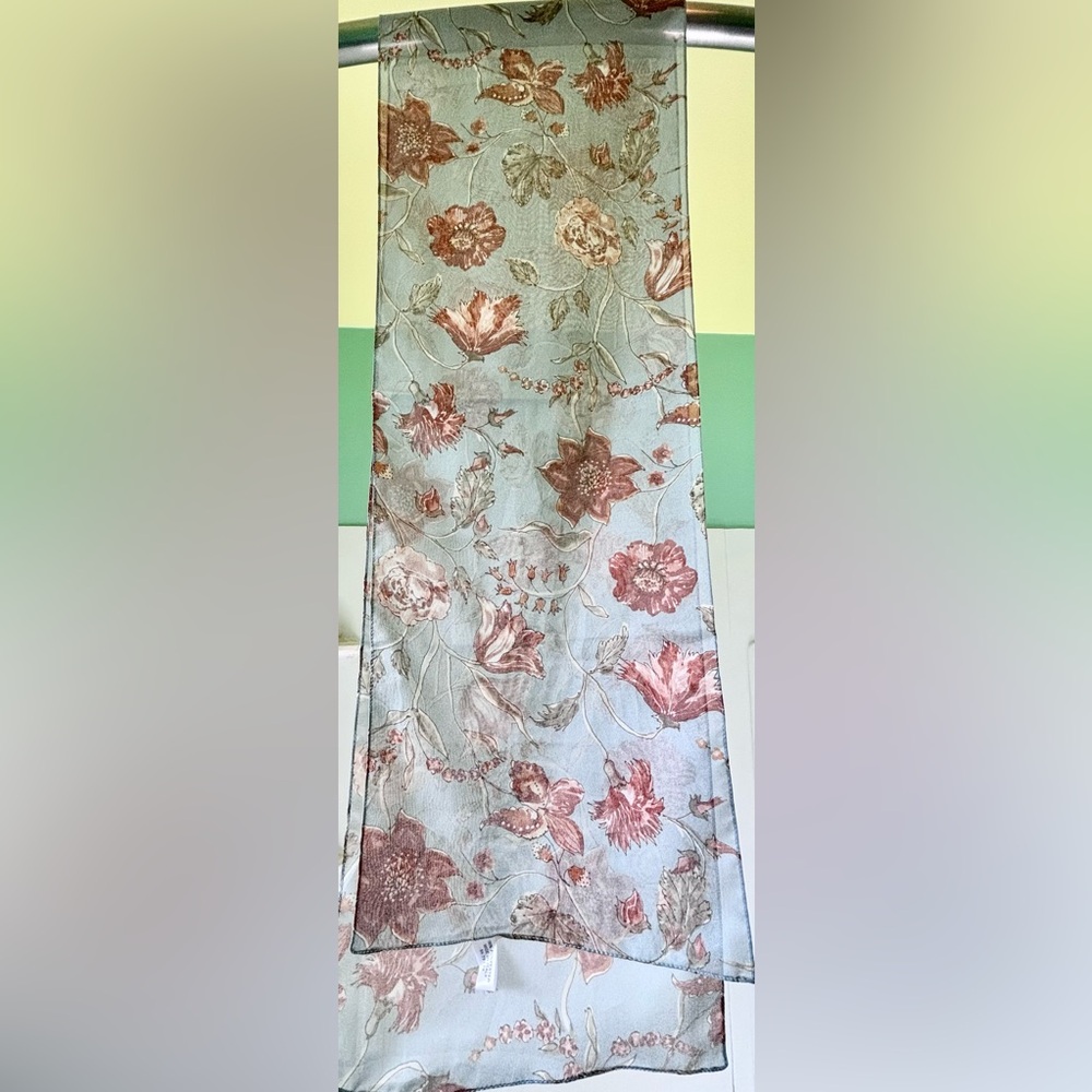 💚 3 for $30 💚 Vintage Italian Blue/Pink Floral Scarf
